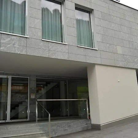 Schooren Des Alpes - Les Caves Du Roi- 1 *